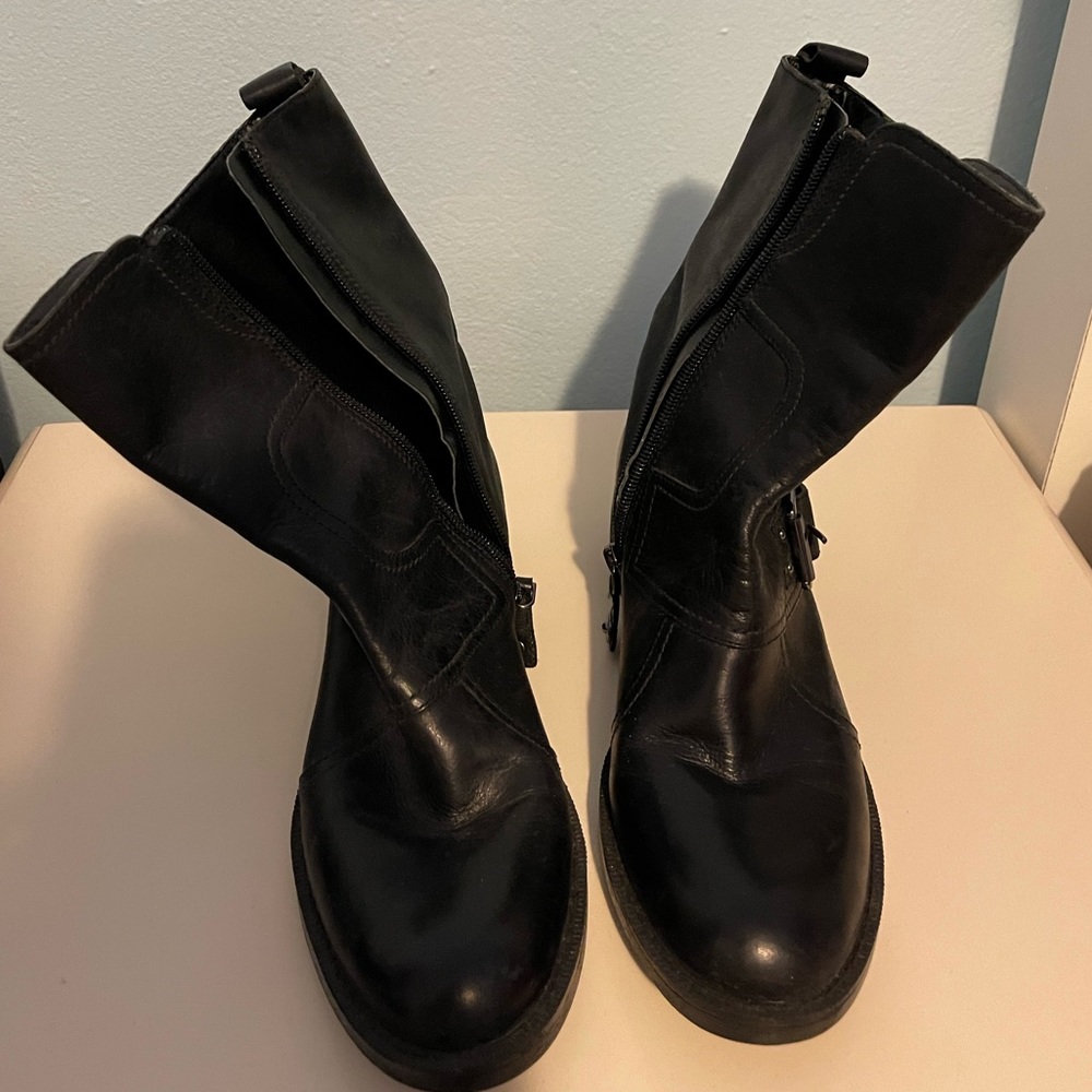Enzo Angiolini Black Boots mid calf